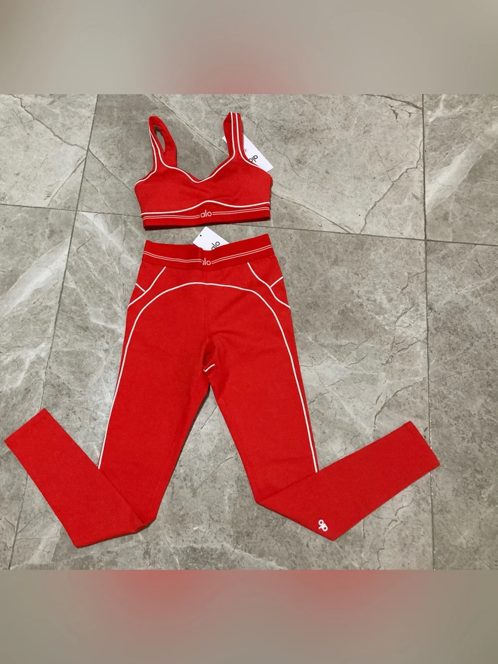 ALO Yoga Red Seam-Accent Sports Bra & High-Waist Leggings Set